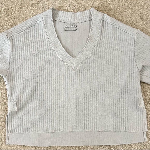 UO Vintage White Oversized V-Neck Sweater - Picture 3 of 6